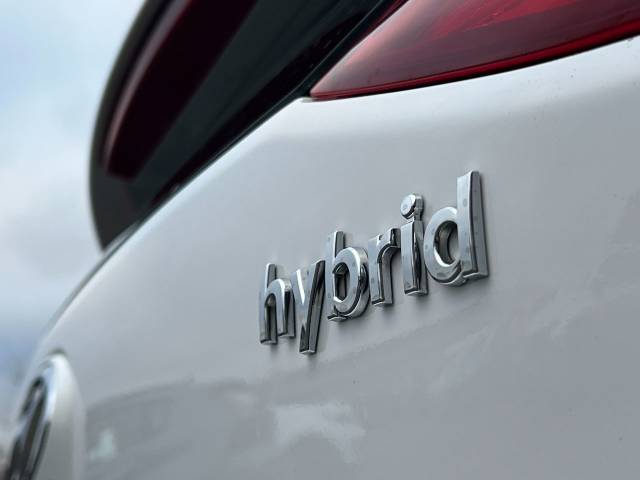 2017 Hyundai Ioniq 1.6 GDi Hybrid Premium SE 5dr DCT