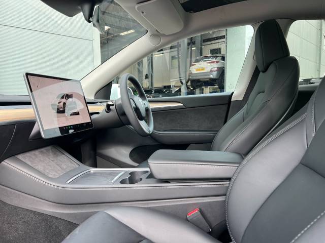 2022 Tesla Model Y Long Range AWD 5dr Auto