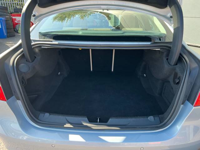 2015 Jaguar XE 2.0 Prestige 4dr Auto